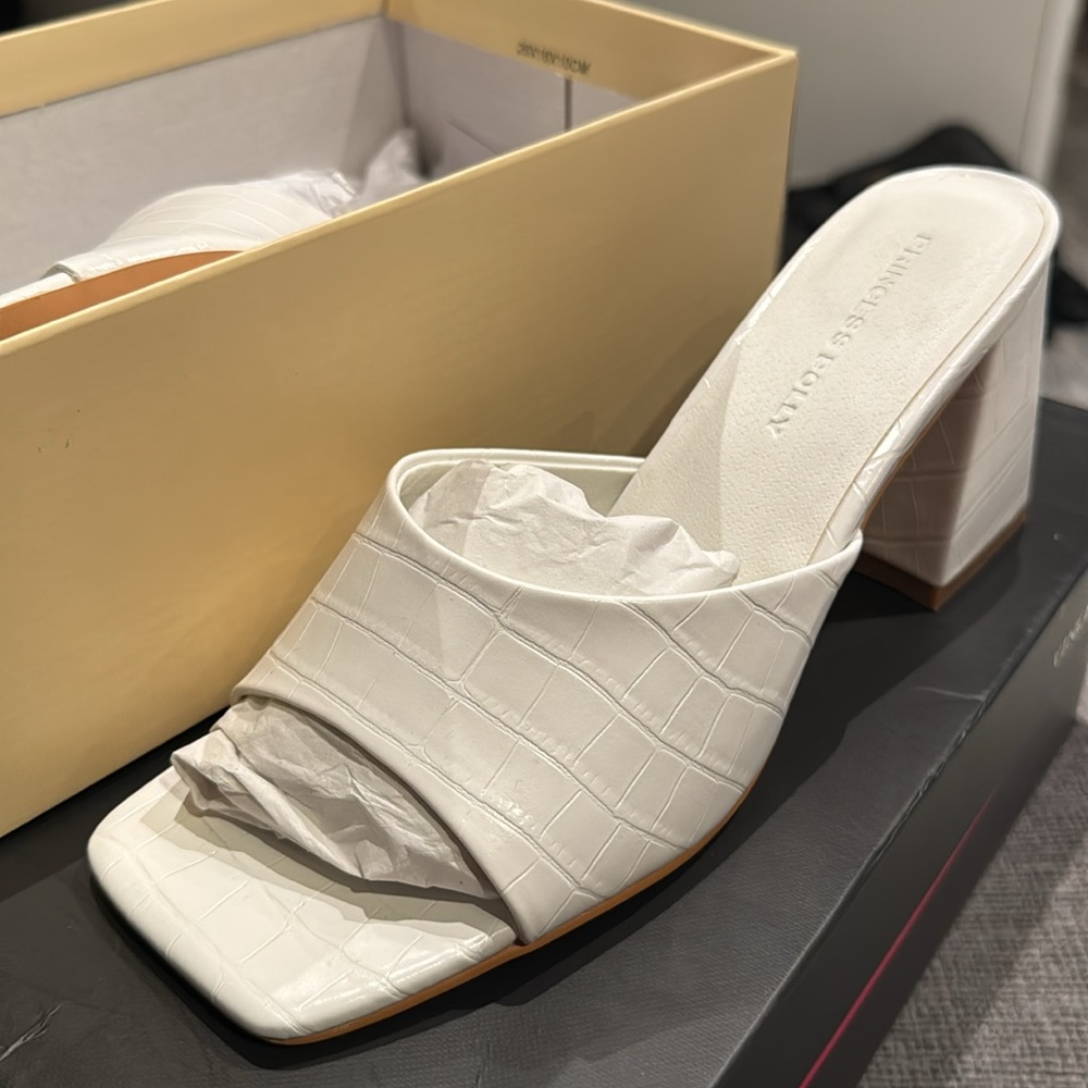 Princess Polly white heels, size 8